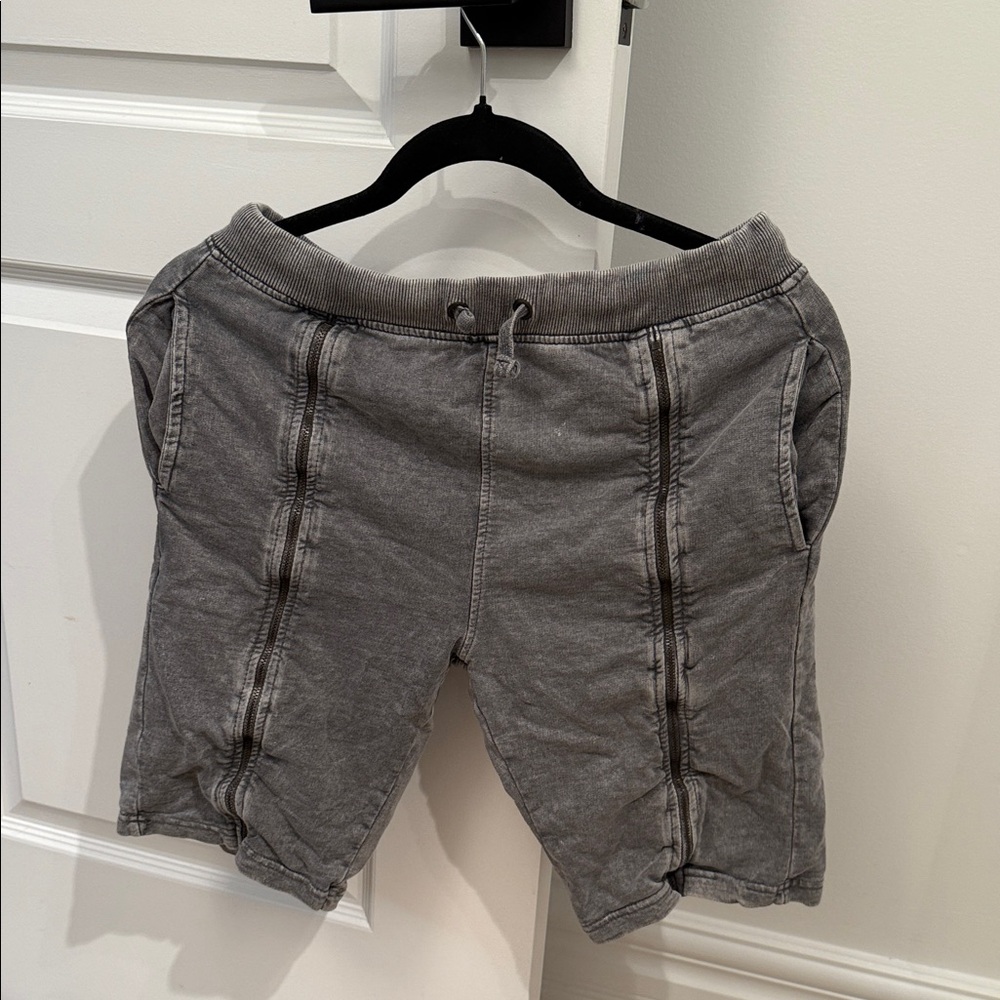 Zara Men's Athletic Gray Shorts